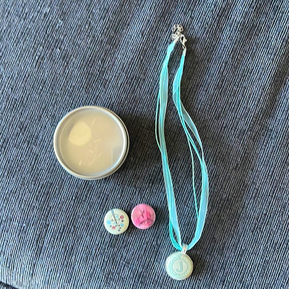 Choker necklace